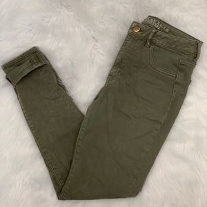 American Eagle high waisted jeggings in camo green